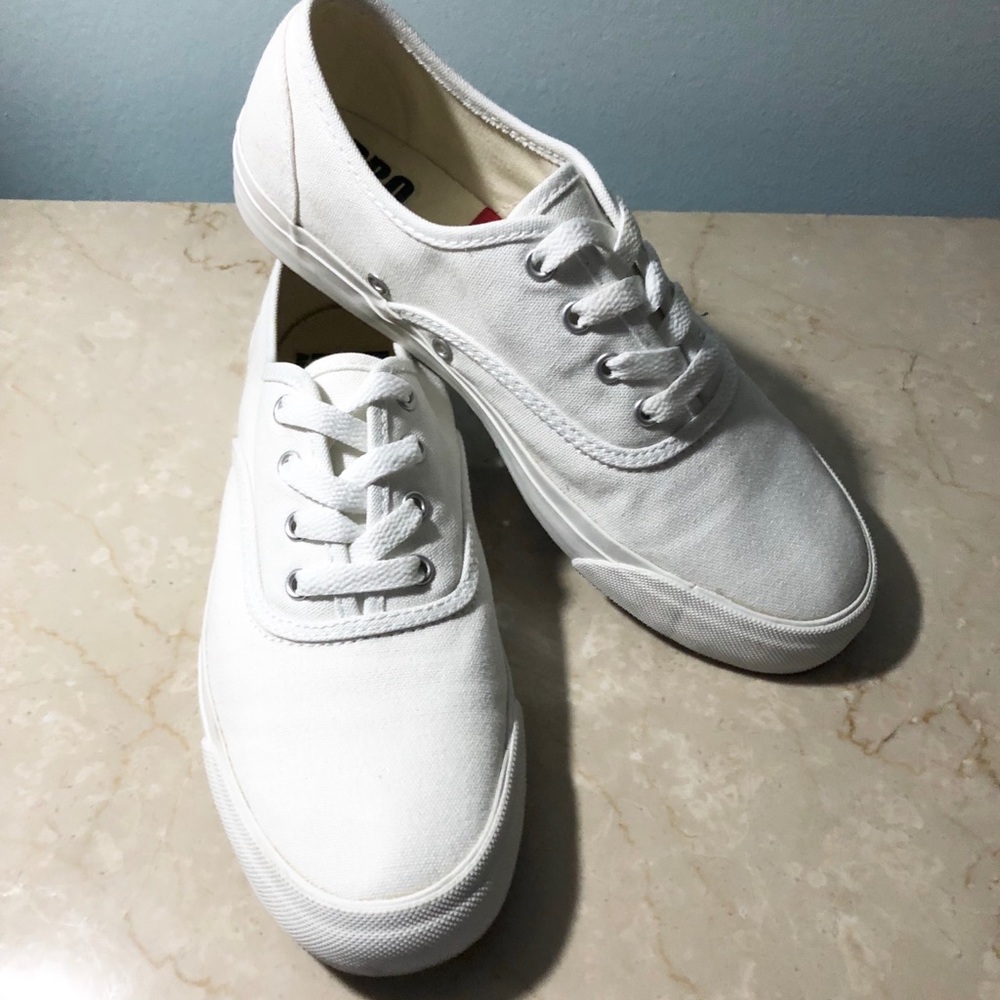 Pro-Keds Classic White Lace Up Oxford Sneakers 7.5